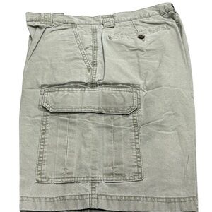 LL Bean Men’s tropic weight cargo shorts